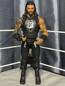 Roman Reigns - Elite 84 mit Weste WWE Mattel AEW Elite Ultimate Classic - Bild 1 von 2