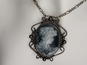 Gorgeous Gothic Style Black And White Woman Cameo With Long Silver Chain (24") - Picture 1 of 6