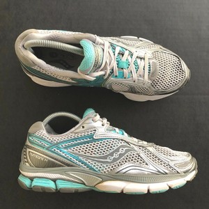 saucony hurricane 15 women's running shoes