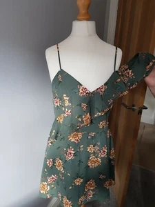 JOA grün Sommerriemen, One Off the Shoulder Rüschenkleid, Größe L (UK S) - Bild 1 von 6