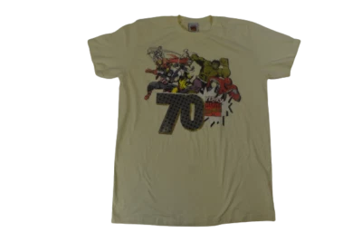Camisa Mad Engine Marvel Para Hombres 70 Años de Marvel Comics Amarillo Pastel Nueva L Foto 1 de 4