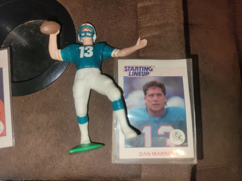 1988 Dan Marino Starting Lineup figure and Card Miami Dolphins SLu Cover