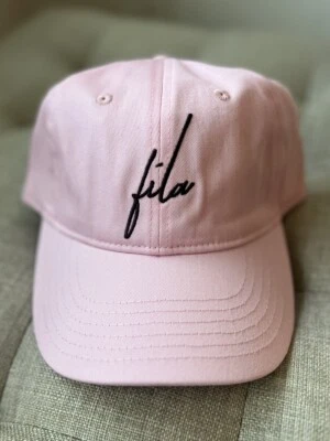 NUEVA FILA Bordada Fuente Cursiva Gorra de Béisbol Sombrero Rosa Claro Ajustable Nueva con Etiquetas Foto 1 de 4