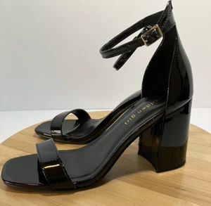 MADDEN GIRL Womens Black Patent Leather Block Heel Open Toe STAR Sandals SZ 8 M - Picture 1 of 8