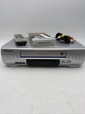 Panasonic Videorecorder Omnivision 4-Kopf Blue Line VHS Player PV-V4524S mit Fernbedienung GETESTET - Bild 1 von 4