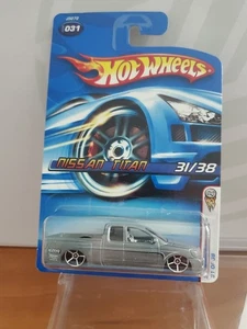 Hot Wheels 2006 Prima Edizione #31/38 Nissan Titan in Grigio OH5 Ruote KMC Tampo's - Foto 1 di 5