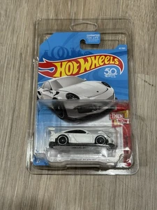 2018 Hot Wheels Porsche 911 GT3 White #47/365 PORSCHE 911 GT3 RS - Picture 1 of 4