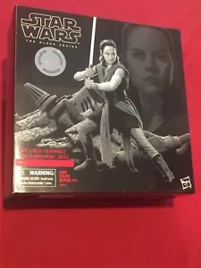 Star Wars The Black Series Rey Jedi Training Actionfigur Spielzeug R Us Ex NEU Neu im Karton - Bild 1 von 6