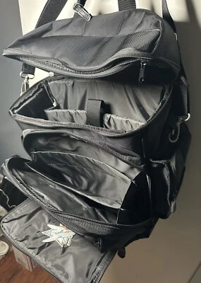 Mochila exclusiva San Jose Sharks SJ NHL logotipo costurado hóquei NHL clipes de aço - Imagem 1 de 4