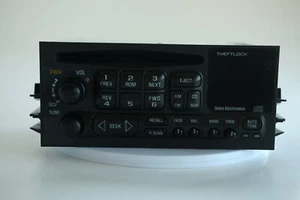 1995 - 2002 GMC Yukon tahoe ChevyOEM AM FM Radio CD Player 09383075 - Picture 1 of 3