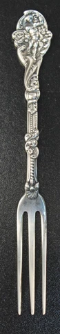 Gorham Sterling VERSAILLES Strawberry Fork Cover