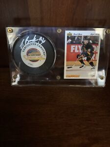 PAVEL BURE signed CANUCKS puck-Puck And Card Display With COA
