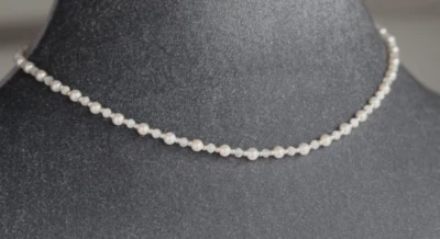 COLLAR DE PERLAS BLANCAS Y PIEDRAS LUNARES BLANCAS CON CÁSCARA CON RONDAS DE 4 MM ~ 18" Foto 1 de 2