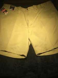 NWT ROUNDTREE & YORKE men’s Travel Smart Cream beige flat front shorts size 46 - Picture 1 of 8
