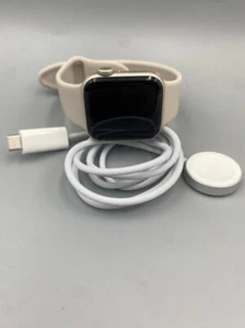 Apple Watch SE (2nd Gen) GPS 40mm --- - Photo 1 sur 9