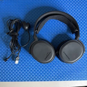SteelSeries Arctis 5 Gaming Headset Wired - Black - Picture 1 of 3