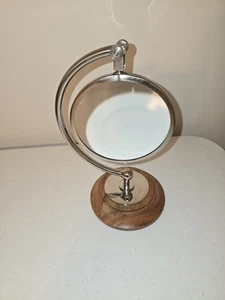 NEU Chrom Lupe mit Holzsockel Herd & Hand mit Magnolie - Bild 1 von 3