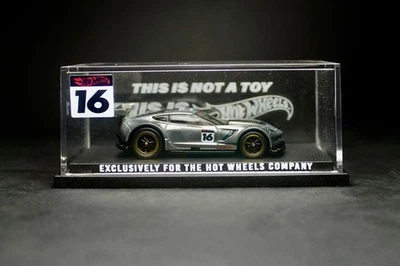 Corvette C7.R Zamac Hot Wheels hecho a medida con vitrina Foto 1 de 4