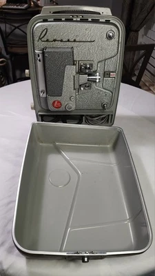 Винтажный 1950-е REVERE модель 777 портативный 8 мм проектор проверен - Изображение 1 из 4