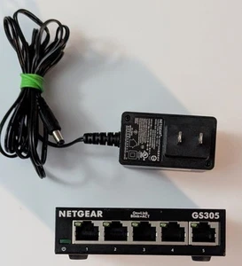5-Port Gigabit Ethernet Unmanaged Switch (Gs305) - Desktop Quiet Fanless - Picture 1 of 3
