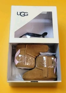 Nuevas Botas UGG Jesse Bow 2 Talla Pequeña 2/3 Marrón Rosa Lazo 6-12 Meses Infantil Gamuza - Imagen 1 de 7