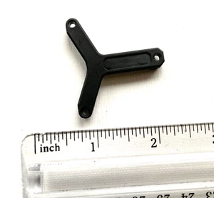 BEZGAR FERNGESTEUERTES AUTO / LKW MASSSTAB 1:10 TEIL SERVO HALTER OBERE PLATTE - Bild 1 von 6