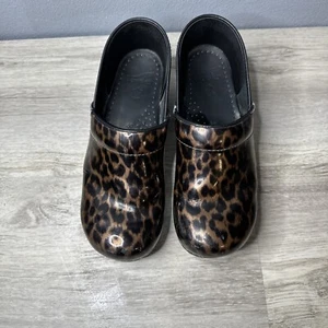 Dansko Women's 40 Leopard Print Patent Leather Clogs Platform - Picture 1 of 9