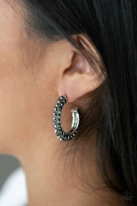 Paparazzi Don't Mind The STARDUST Silber Creolen - Bild 1 von 3