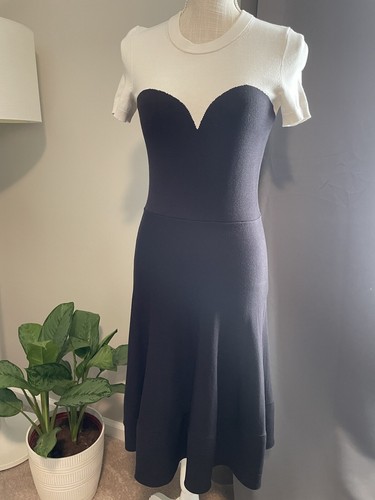 Abito a cuore Kate Spade aderente e svasato in maglia nera e panna taglia small