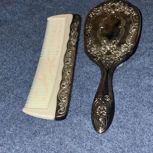 silver colored vintage brush and comb set - Picture 1 of 4