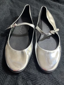 AEROSOLES PERRY Mary Jane Flat Silver Shoes Sz 8.5M NWOT - Picture 1 of 6
