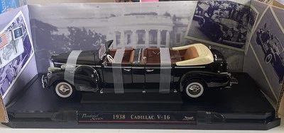 1:24 ~ 1938 Cadillac V-16 Presidential Limousine ~ NEW in Box Road Signature - Image 1 of 4