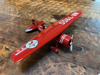 ERTL WINGS OF TEXACO 1929 LOCKHEED AIR EXPRESS PLANE  DIECAST 1ST IN SERIES - Image 1 of 4