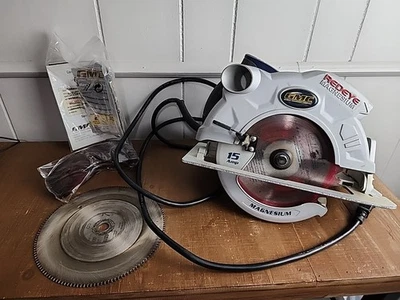 GMC MAG15UL 7-1/4" Red Eye Laser Guided Circular Saw  15 Amp w/Case & Access - Image 1 of 4