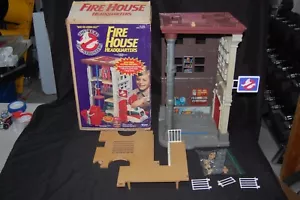Quartier generale caserma dei pompieri Kenner Ghostbusters vintage anni 80 incompleta con scatola LEGGI - Foto 1 di 24