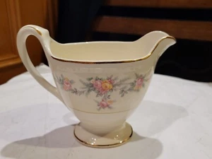 Vintage Homer Laughlin Eggshell Georgian Rose Creamer - Picture 1 of 6