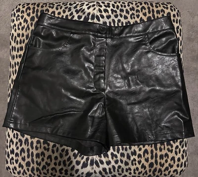 Zara仿皮短裤L — 第 1/2 张图片