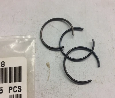 Yamaha XS1 XS1B XV16 XV17 XV920, XT 600 550 Circlip OEM Part # 93450-24028 QTY 6 - Image 1 of 2