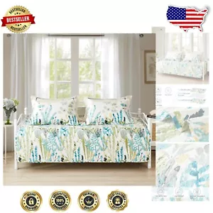 Wrinkle-Resistant Twin Floral Daybed Set - Complete 3 Piece Bedding Collection - Picture 1 of 9