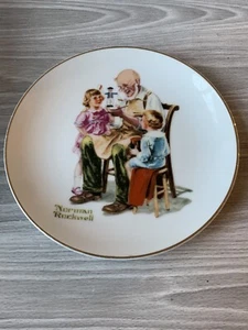 Vintage 1984 The Toymaker, by Norman Rockwell, Porzellan Sammelteller Goldrand - Bild 1 von 4