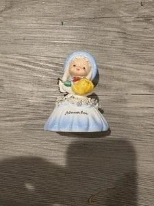 Figura Campana Cumpleaños Ángel Noviembre Napco Vintage 1956 3.5" - Imagen 1 de 5