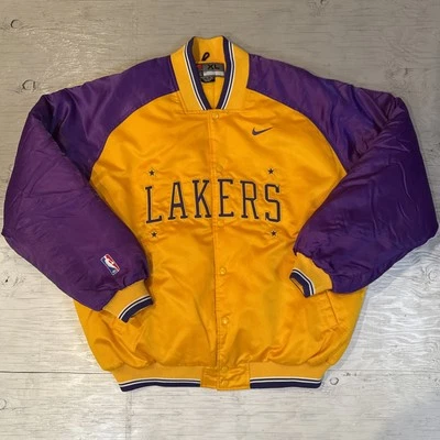 Chaqueta de bombardero de baloncesto satinado vintage NBA Nike LA Los Angeles Lakers talla XL Foto 1 de 4