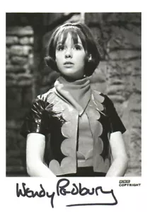 Doctor Who Autograph: WENDY PADBURY Genuine Signed Cast Card - Picture 1 of 1
