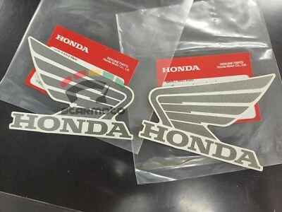 2 PIEZAS PARA HONDA ALA PEGATINA TANQUE DE COMBUSTIBLE ACEITE CALCOMANÍA EMBLEMA CARENADO PLATA-BLANCO 85 mm Foto 1 de 4