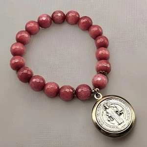 Saint Benedict Stretch Bracelet Rhodonite Pink Beaded Medal 7" Silver Gold Tones - Picture 1 of 6