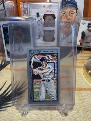 2015 Topps Gypsy Queen Joe DiMaggio Silver Mini SP /199 - New York Yankees #120 - Image 1 of 4