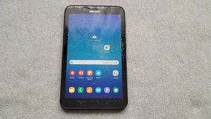 SAMSUNG GALAXY TAB ACTIVE 2 8.0 SM-T395 BROKEN SCREEN FOR PARTS ONLY DEFEKT - Picture 1 of 7