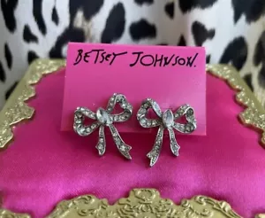 Betsey Johnson Stone And Pearl Clear Crystal Ribbon Bow Silver Earrings RARE - Picture 1 of 2
