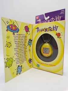 '96-'97 Bandai Tamagotchi G1 Inglés Amarillo y Naranja Sin usar, en caja sellada Envío gratuito EE. UU. - Imagen 1 de 7