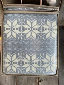 Woolrich KING SNOWFLAKE Flannel Sheet Set - Cotton Flannel SNOWFLAKE Pattern - Picture 1 of 5